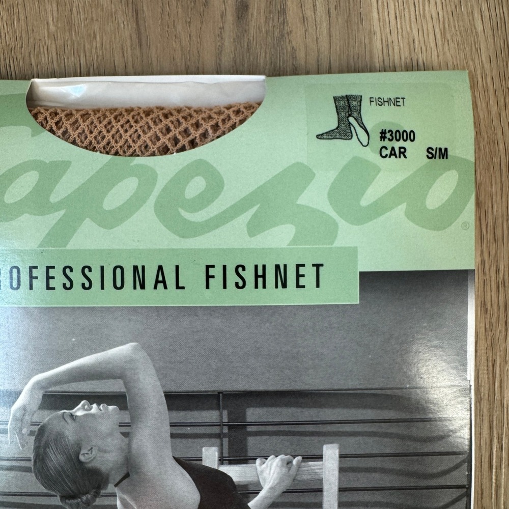 Capezio 3000 Professional Fishnet Tights Caramel S/M 2 Pairs Made in Italy NEW - Picture 2 of 6